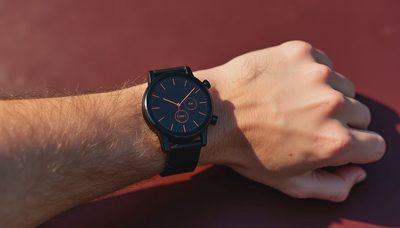 You Dont Need Flagship Smartwatch: What Actually Matters